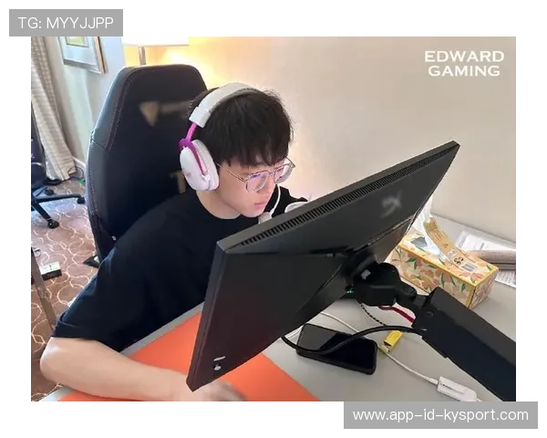 EDG战队训练营全力备战，edg训练室