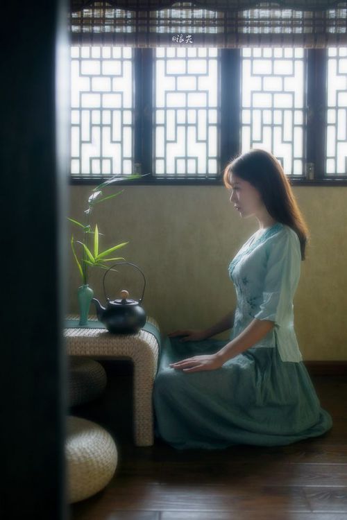 中美蝶泳后程体能储备策略分化明显，蝶泳业余