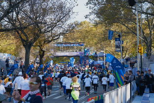 开云电竞官网入口-伦敦马拉松跑手破纪录，现场欢呼不断，伦敦马拉松比赛