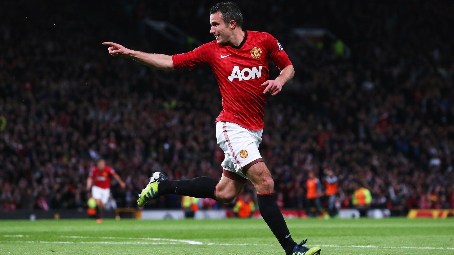 开云电竞官网入口-伦敦马拉松跑手破纪录，现场欢呼不断，伦敦马拉松比赛